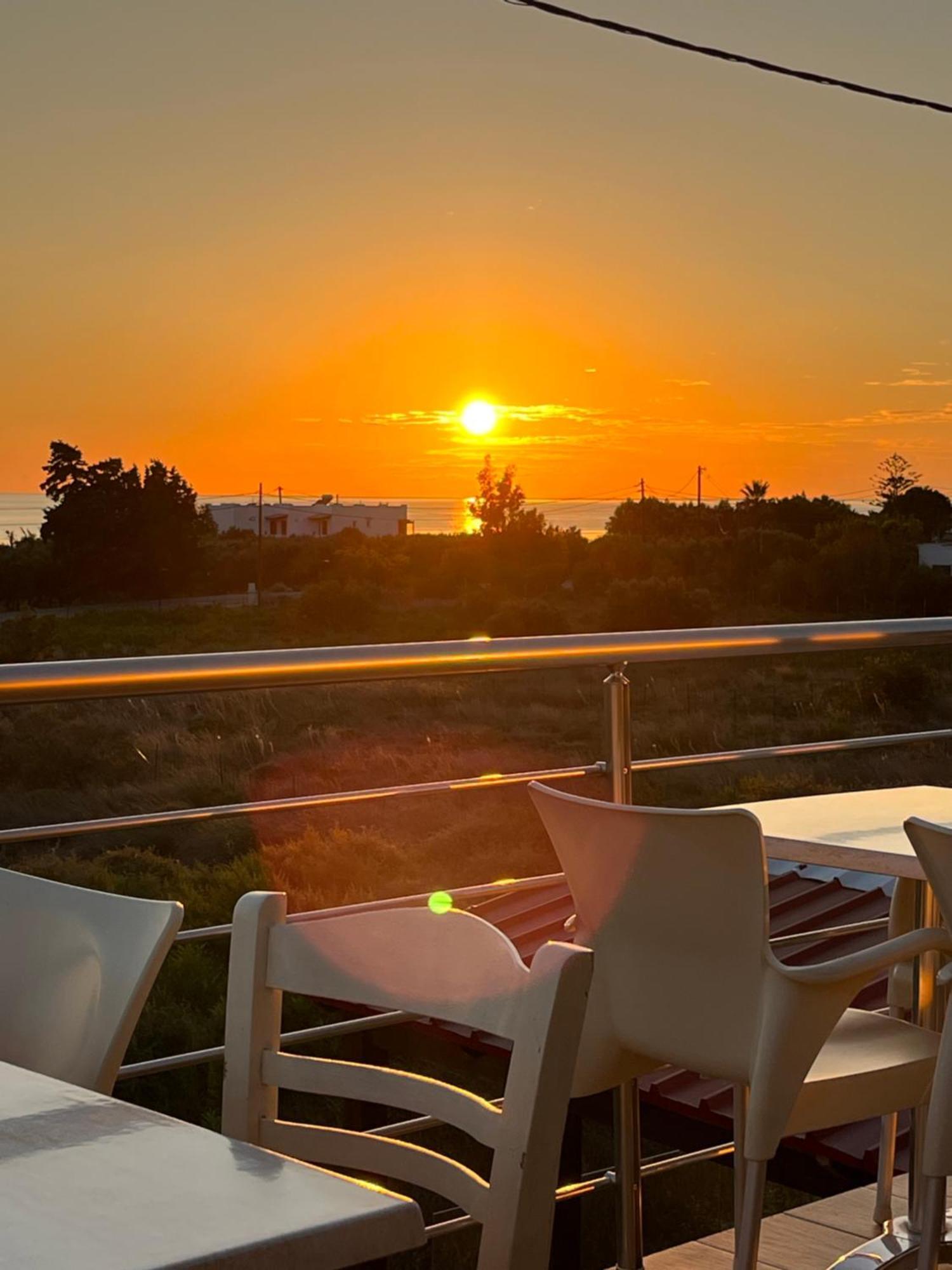 Blue Sky Apartment Frangokastello Екстериор снимка