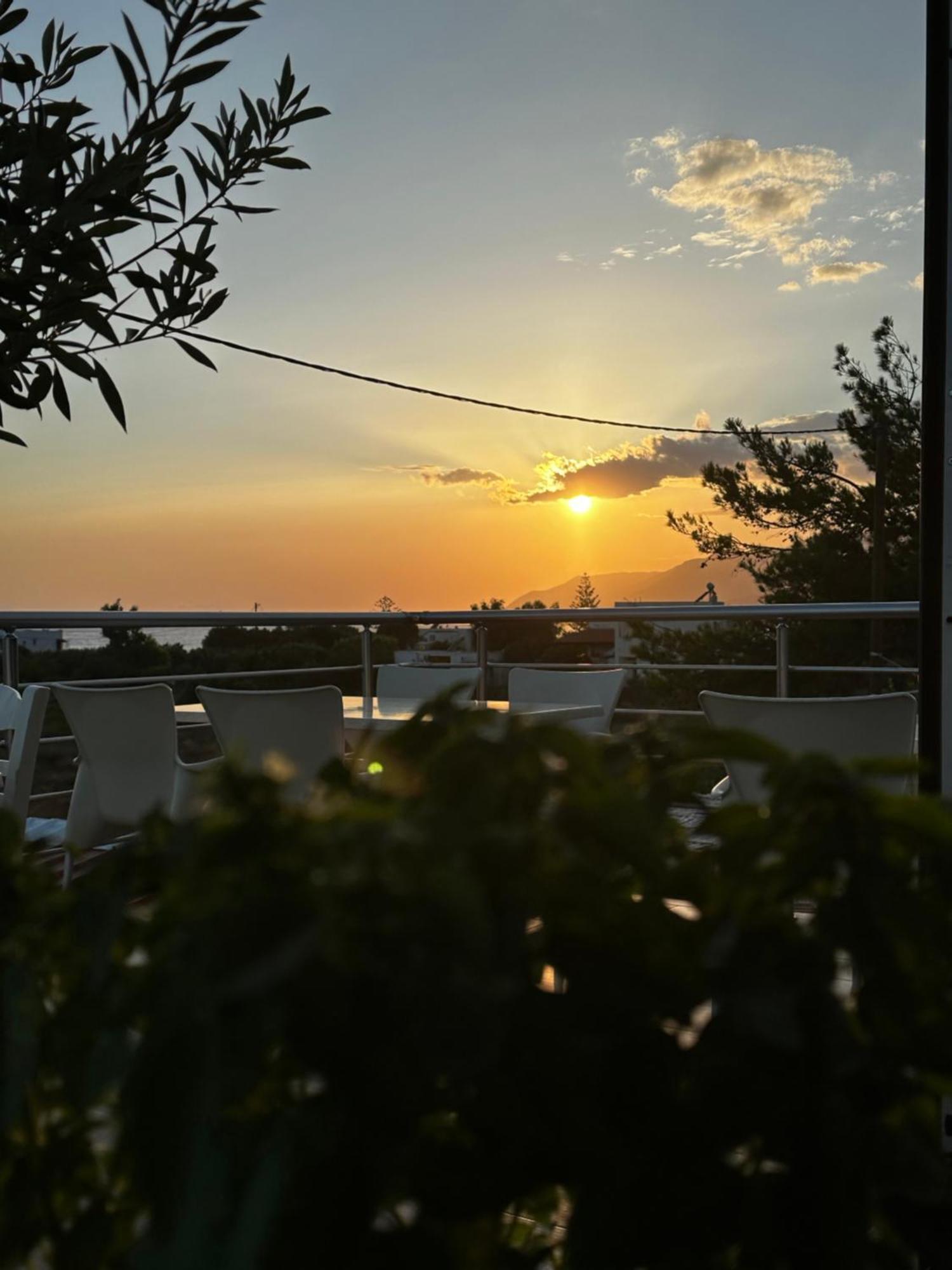 Blue Sky Apartment Frangokastello Екстериор снимка